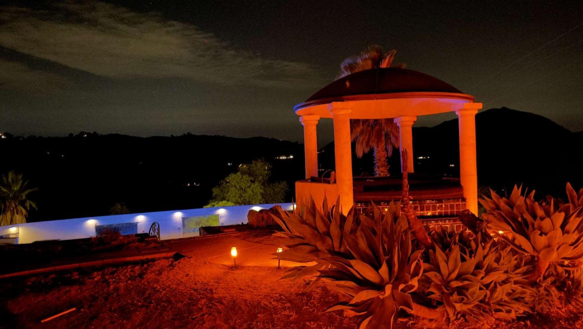 Private Home On 10 Acres - Heated Salt Pool & Jacuzzi, Mountain & City Views, Horseshoes, Basketball, Bbq, Golf Putting, Foosball, Croquet, Bose Stereo, White Cotton Bedding - Hilltop Hacienda, Pool Heat Optional Jamul 외부 사진