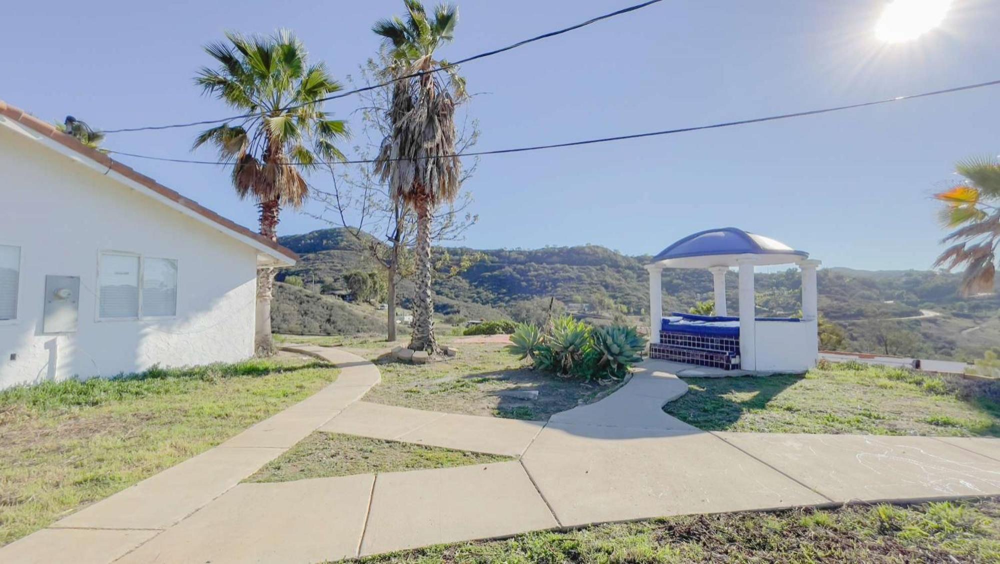 Private Home On 10 Acres - Heated Salt Pool & Jacuzzi, Mountain & City Views, Horseshoes, Basketball, Bbq, Golf Putting, Foosball, Croquet, Bose Stereo, White Cotton Bedding - Hilltop Hacienda, Pool Heat Optional Jamul 외부 사진