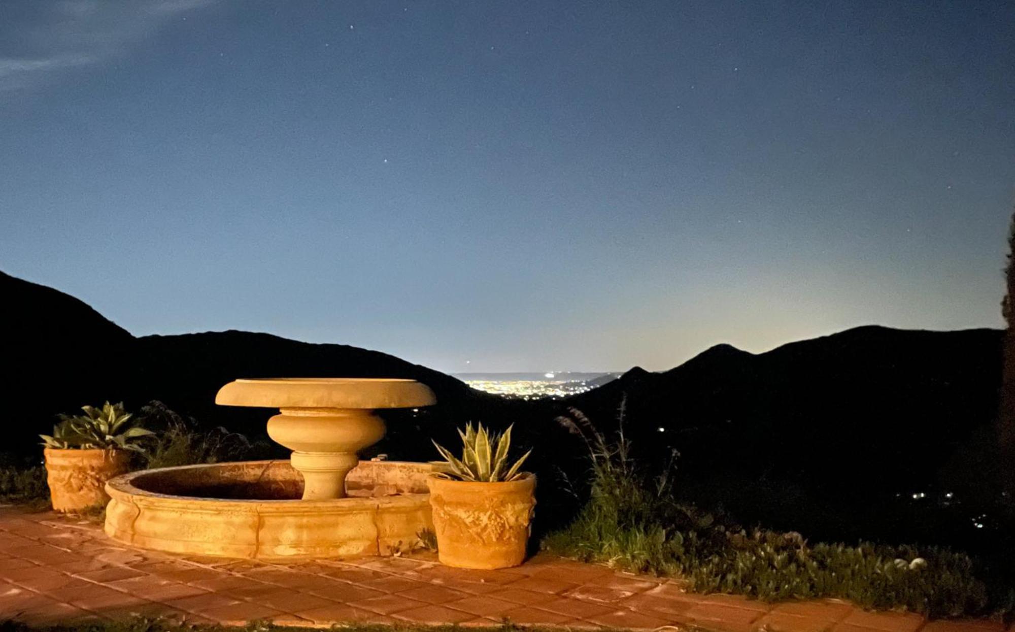 Private Home On 10 Acres - Heated Salt Pool & Jacuzzi, Mountain & City Views, Horseshoes, Basketball, Bbq, Golf Putting, Foosball, Croquet, Bose Stereo, White Cotton Bedding - Hilltop Hacienda, Pool Heat Optional Jamul 외부 사진