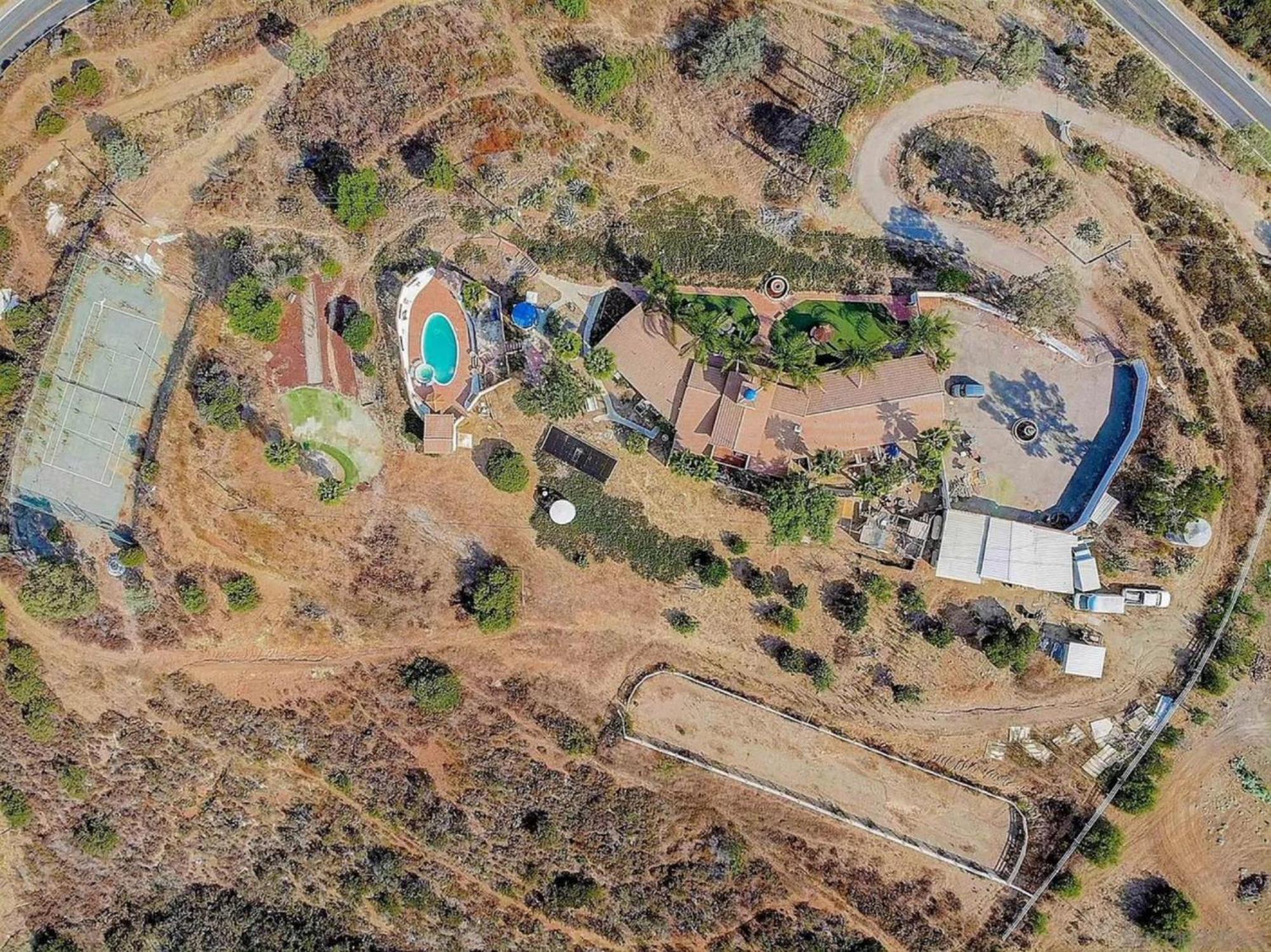 Private Home On 10 Acres - Heated Salt Pool & Jacuzzi, Mountain & City Views, Horseshoes, Basketball, Bbq, Golf Putting, Foosball, Croquet, Bose Stereo, White Cotton Bedding - Hilltop Hacienda, Pool Heat Optional Jamul 외부 사진